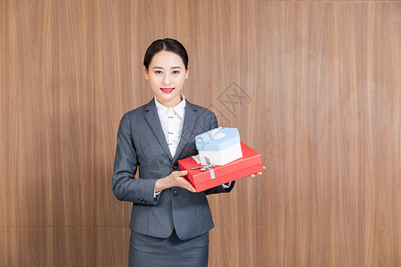 礼盒展示商务女性展示礼盒背景