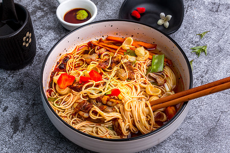 面食插画麻辣面背景