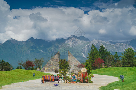 雪山祭坛背景图片