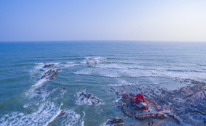 航拍海岸线风景图片