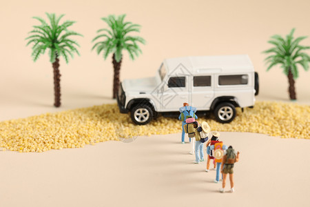 越野车模型创意微距旅行小人背景