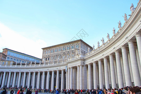梵蒂冈圣彼得广场圆形走廊高清图片