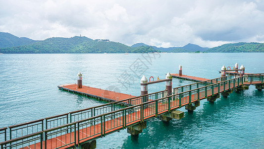 眺望日月潭台湾日月潭游船码头背景