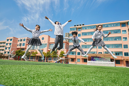 小学生跳跃小学生课间活动图片素材