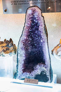 紫水晶晶洞背景图片
