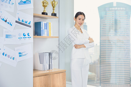 商务女性办公室肖像图片