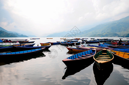 湖小船尼泊尔博卡拉湖背景