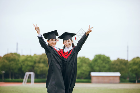 儿童友好学生毕业拥抱告别背景