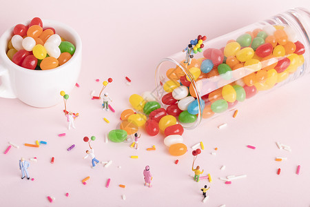 彩色糖果六一儿童节创意小人背景