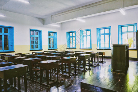 复古木结构老式教室背景图片
