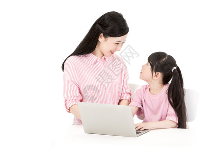 小朋友玩电脑母女玩电脑背景