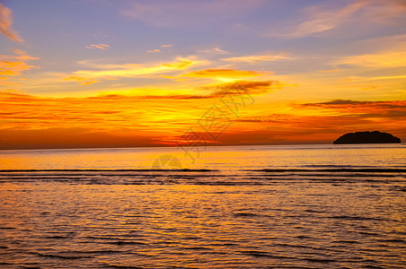 夕阳下的南中国海背景