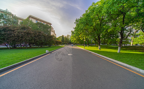 侧面拉伸中国地质大学校园背景