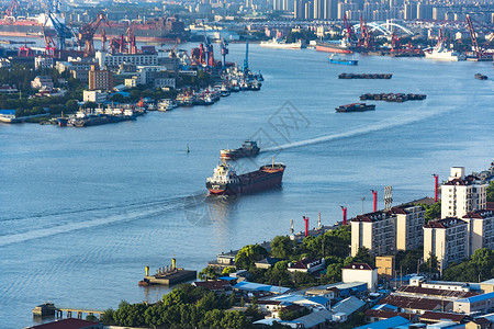 上海黄浦江码头货轮图片