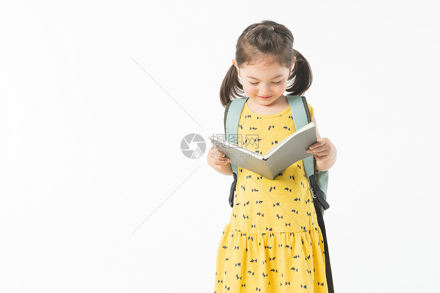 外国儿童上学阅读图片
