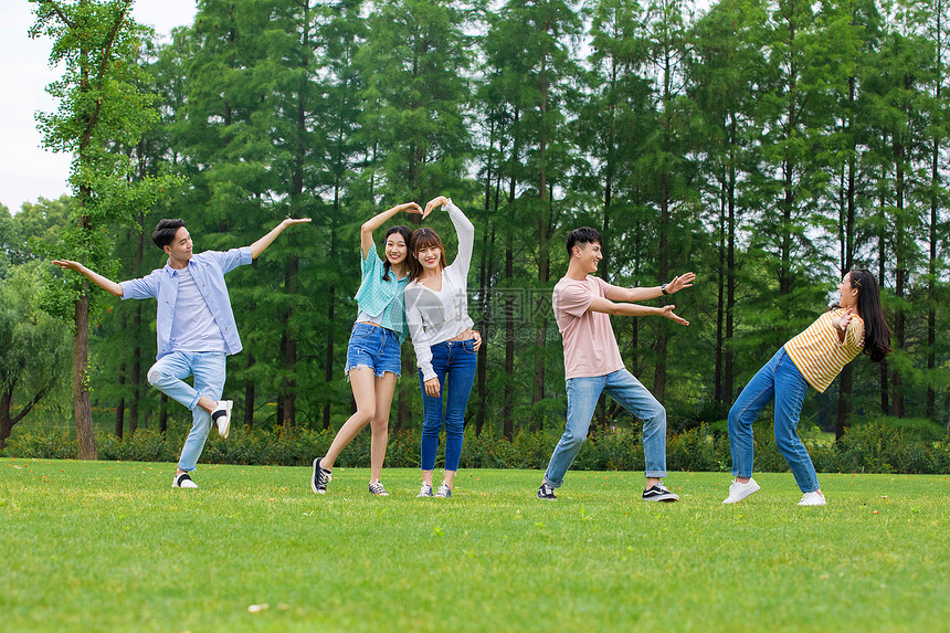 青年大学生聚会图片