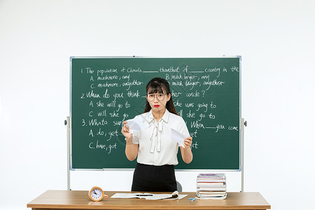 女老师备课压力 图片