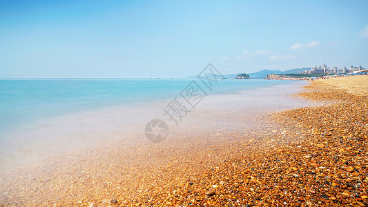 北方大海大连鹅卵石沙滩背景