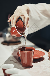 红色女倒茶女茶艺师背景