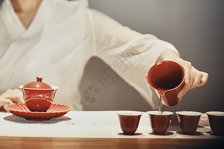 女性泡茶师分杯调茶师高清图片