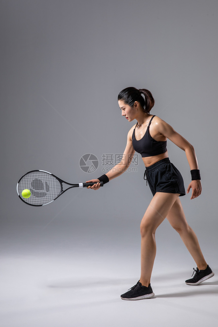 运动女性网球图片