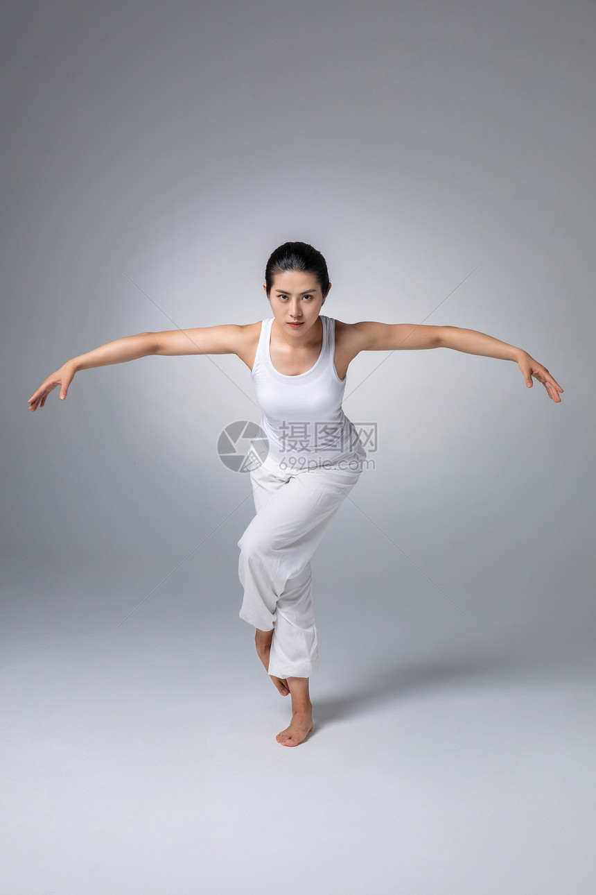 女性瑜伽健身图片