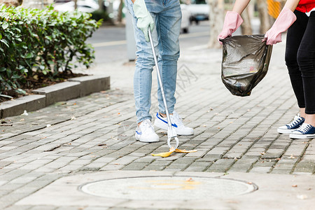 志愿者拾捡垃圾绿色生活高清图片素材