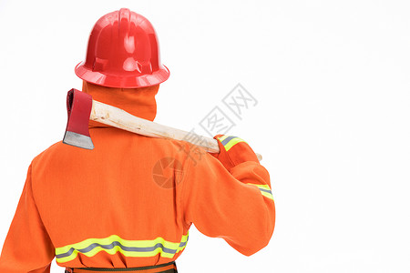 斧子砍树消防员使用消防斧背景