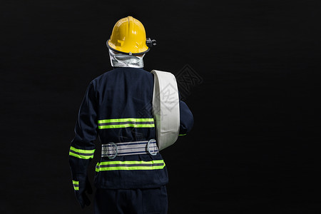 消防安全评估消防员背影背景