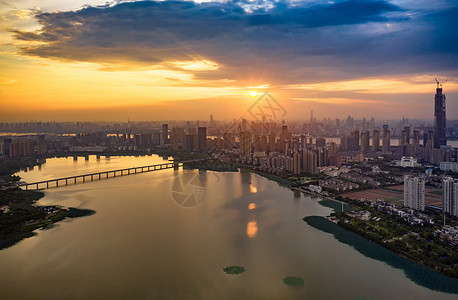 日落时分的武汉沙湖图片