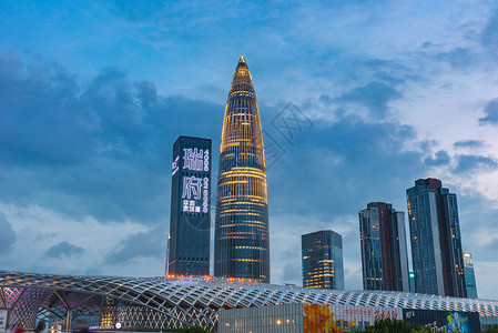 华润深圳湾深圳春茧体育中心夜景背景