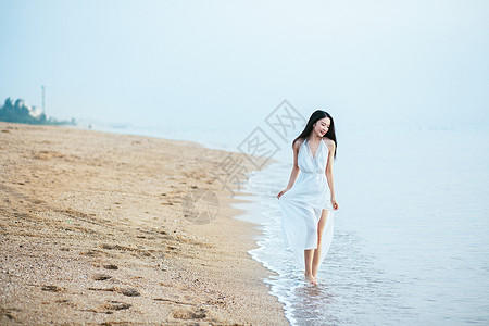 白色海滩厦门海边美女人像背景