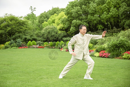 老年人太极锻炼运动高清图片素材