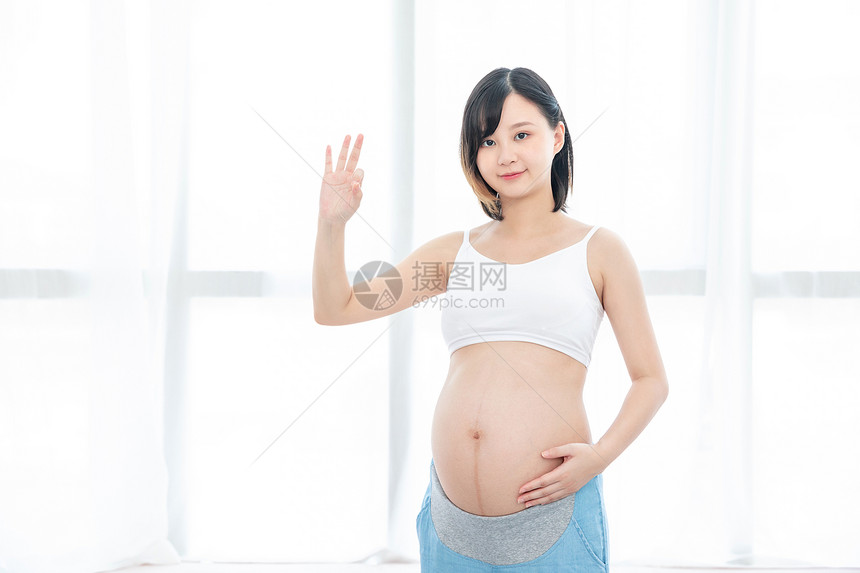孕妇ok手势图片