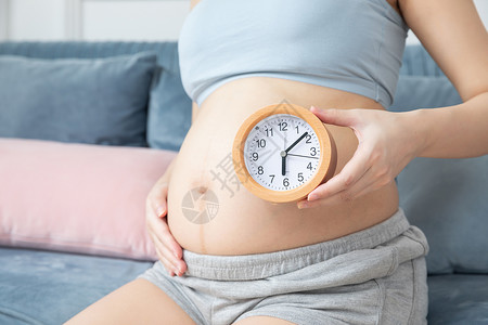 孕妇闹钟时间图片