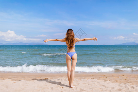 海边比基尼美女海边美女背景