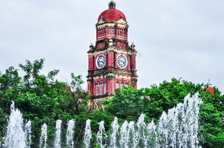 缅甸仰光钟楼背景图片
