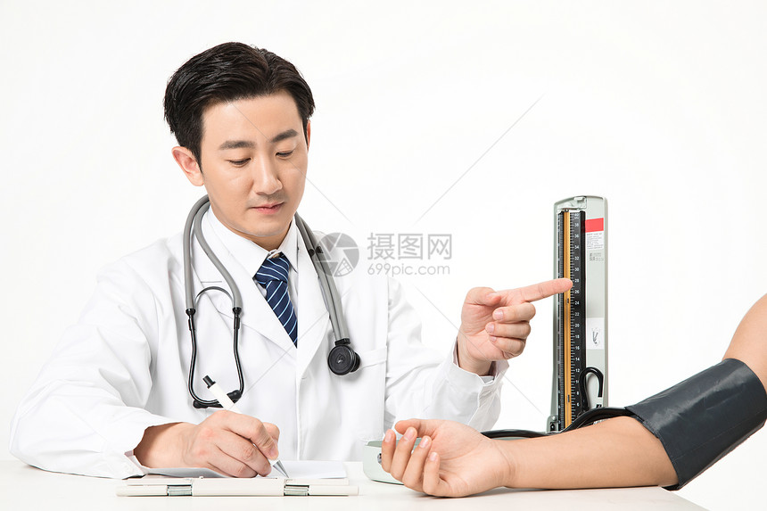 医生量血压图片