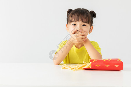 吃薯条女孩小女孩拒绝吃薯条背景