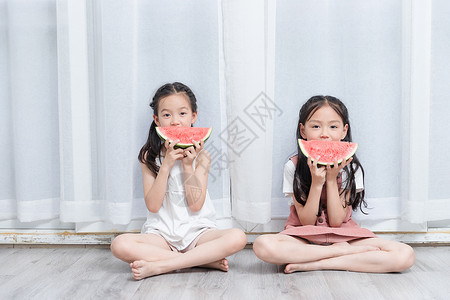 小闺蜜吃西瓜图片素材