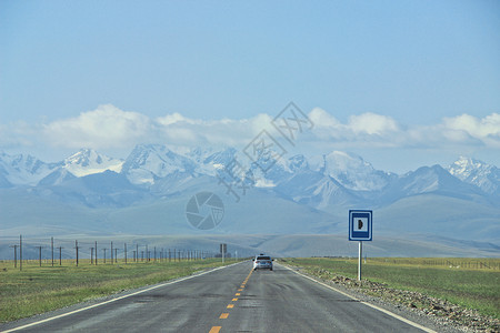 公路路标新疆独库公路背景