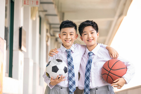 两个足球素材小学生课间活动背景