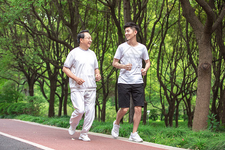 父子户外运动跑步背景图片