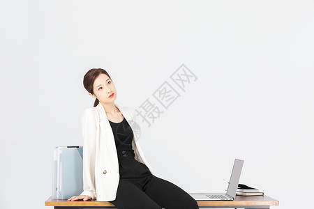 办公桌前身体不舒服的商务女性亚洲人高清图片素材