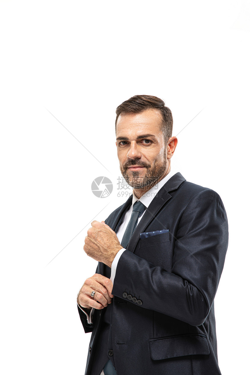 商务男性整理袖口图片