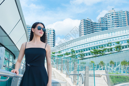 香港西九龙街拍少女图片素材