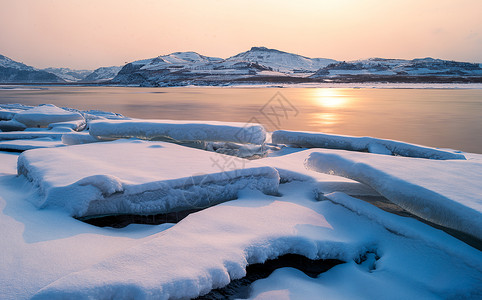 冬天冰雪河流风景高清图片
