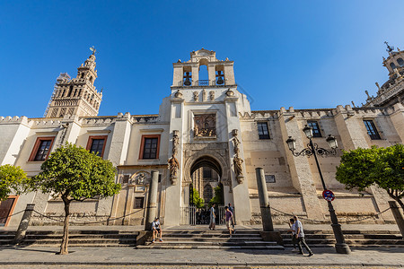 西班牙塞维利亚大教堂外观图片
