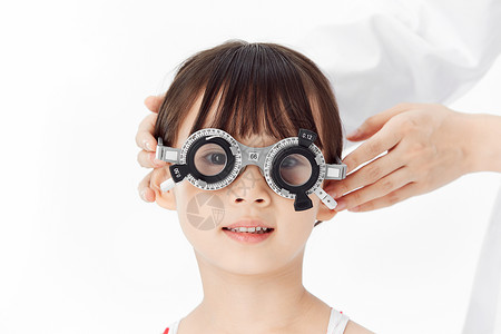可爱小女孩配眼镜背景图片