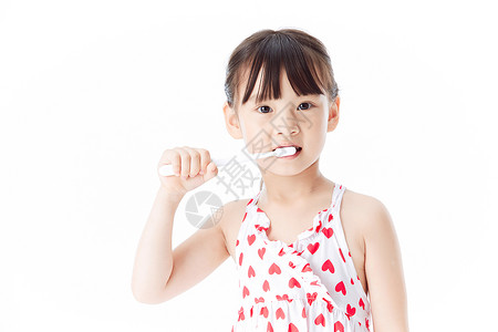 可爱小女孩拿牙刷刷牙图片